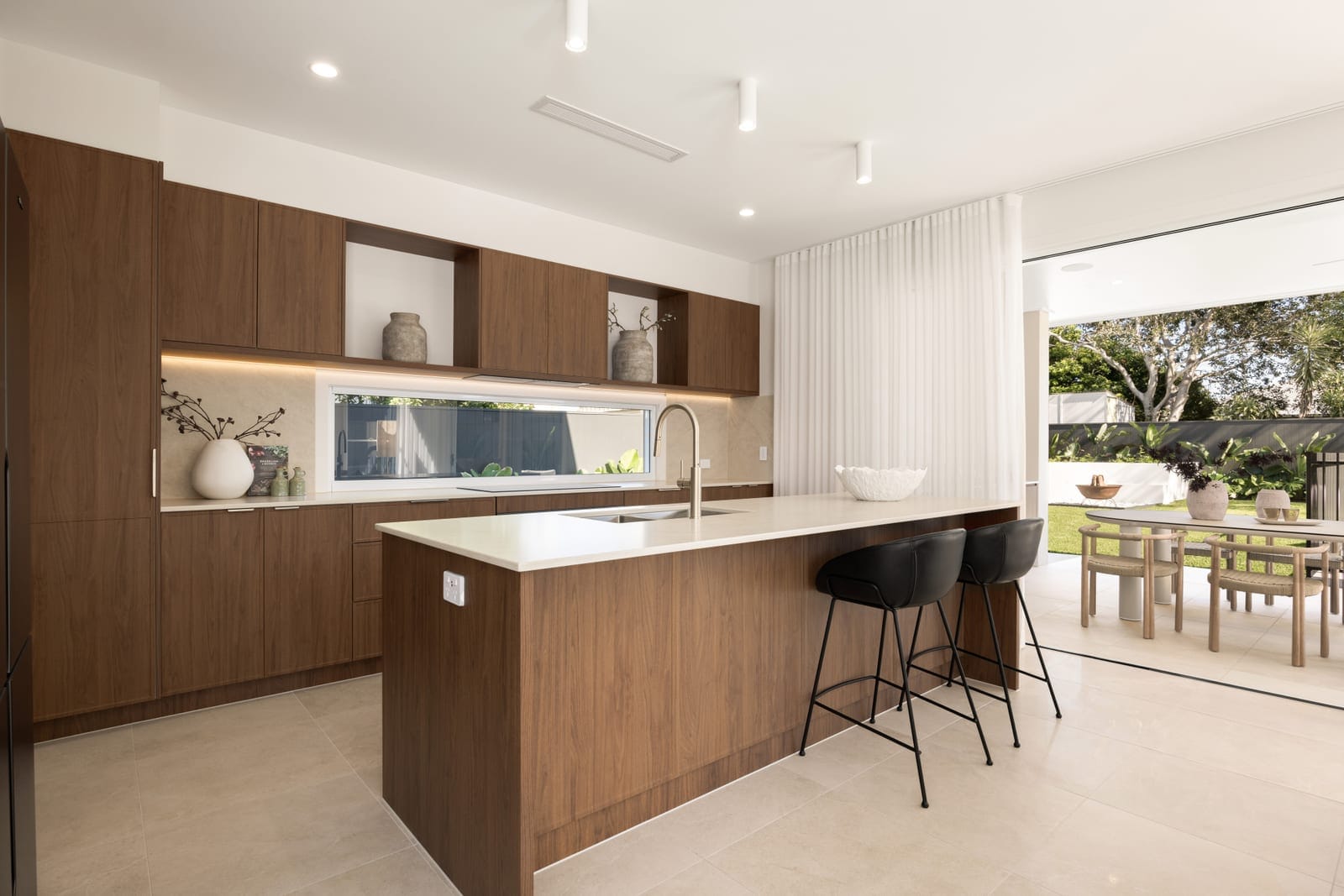 Brand New Coastal Luxury - Steps To The Sand