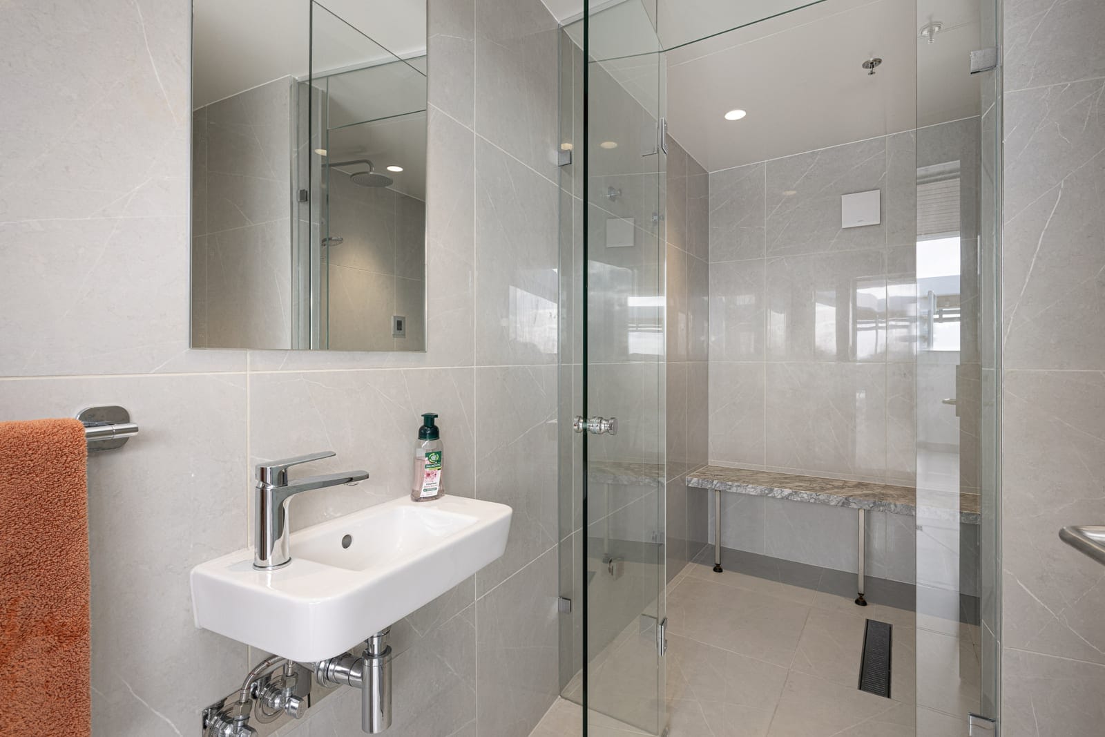 Beachside Penthouse Prestige: North Facing with Rooftop Terrace