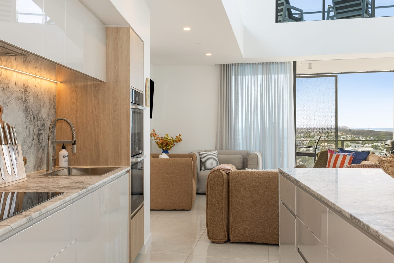 Beachside Penthouse Prestige: North Facing with Rooftop Terrace