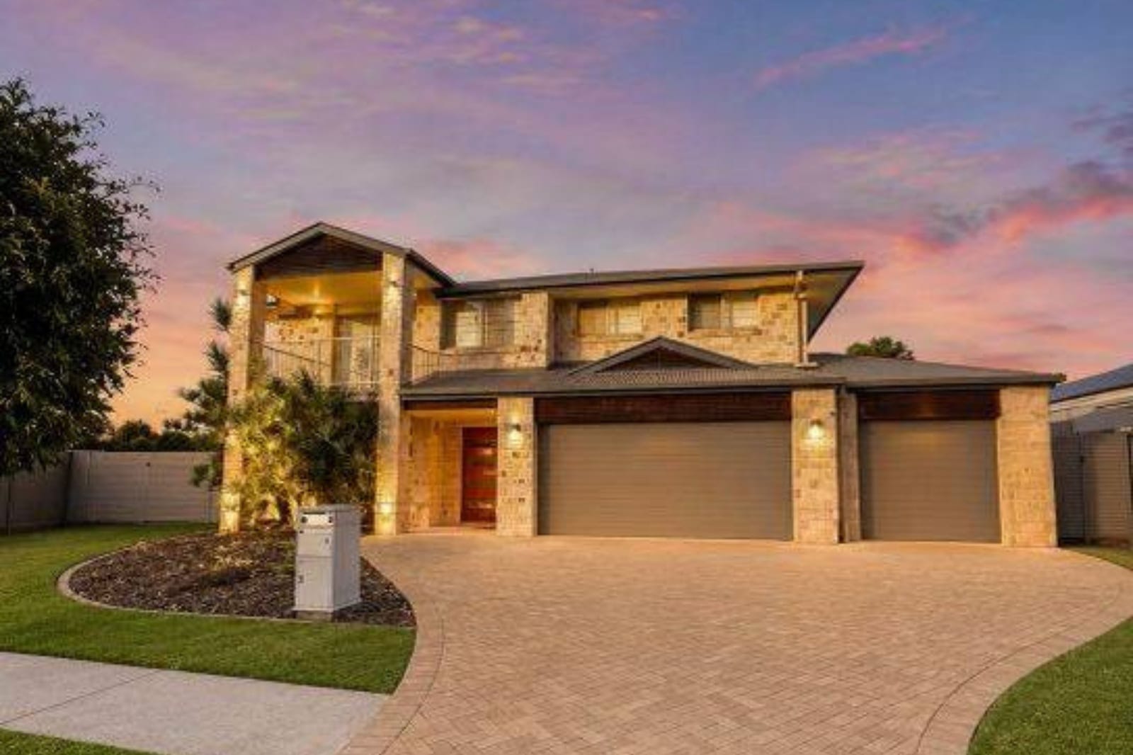 SOLD OFF-MARKET by Team Cassie Kennedy