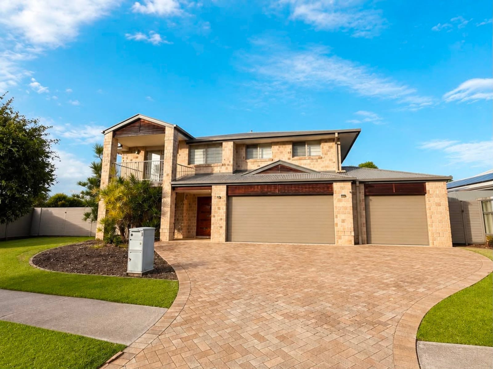 SOLD OFF-MARKET by Team Cassie Kennedy