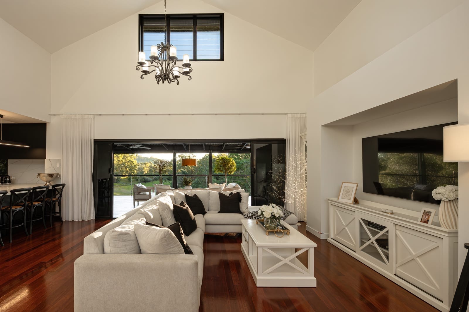 Prestige Hinterland Living: Architectural Excellence