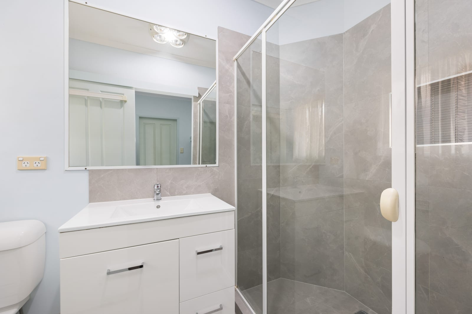 SOLD BY JAMIE VIBERT & NAJ ELSAYED