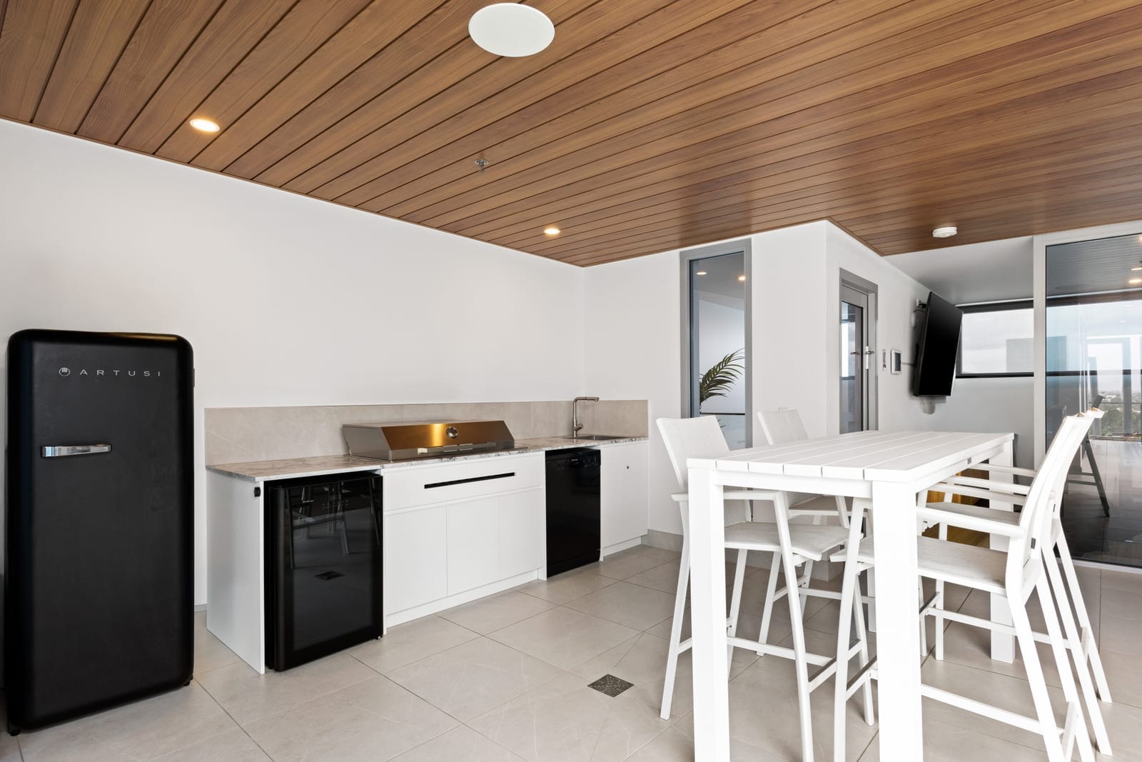 North Facing Luxury Penthouse with Rooftop Terrace