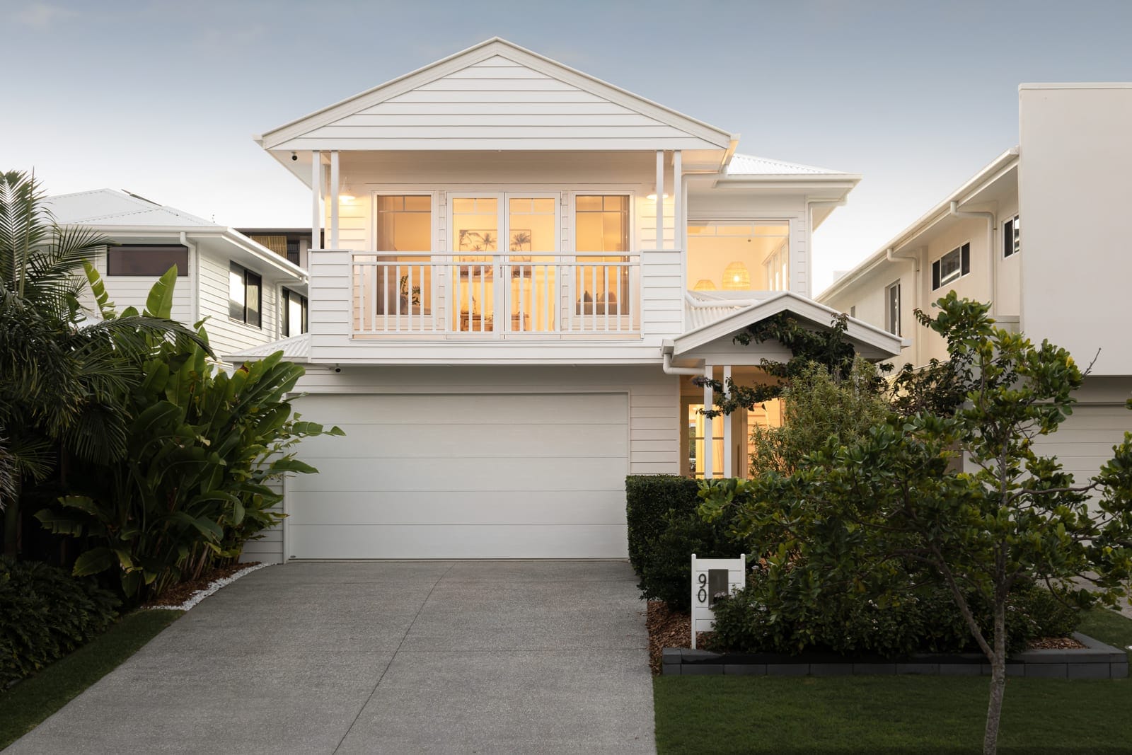 ​Elegant Entertainer: Waterfront with Pontoon & Ocean Access