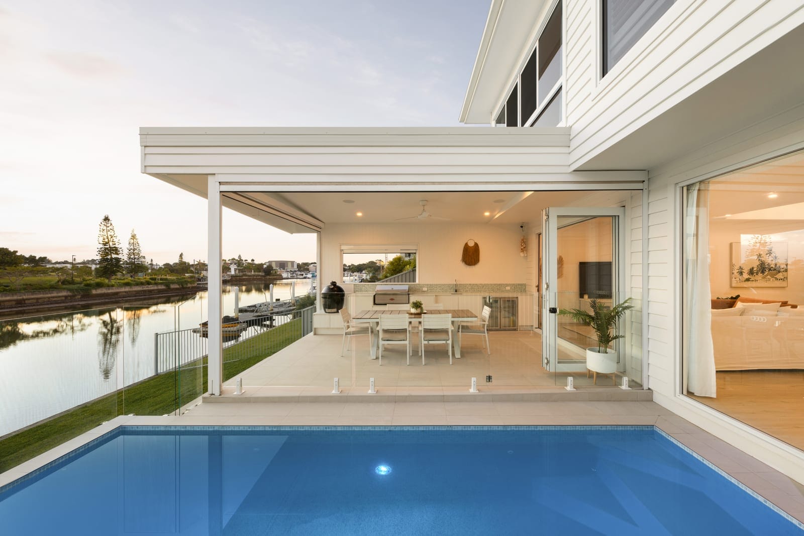 ​Elegant Entertainer: Waterfront with Pontoon & Ocean Access