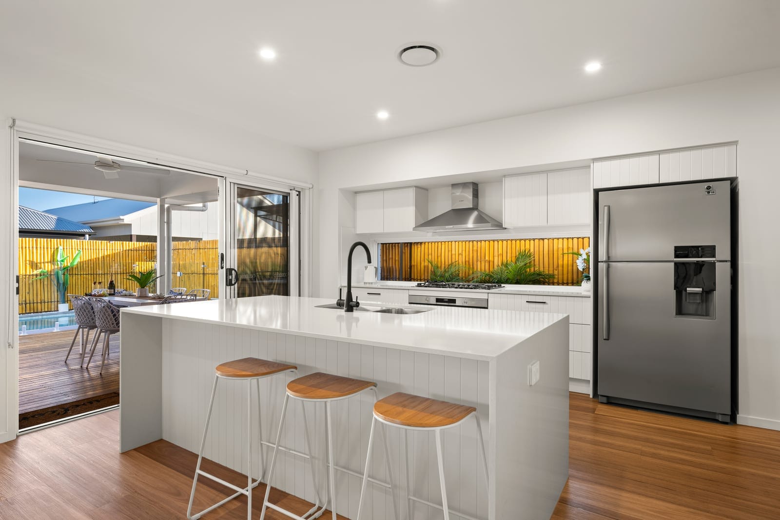 GUIDE $1.25M-$1.35M OFFERS CLOSE 5PM MONDAY 5TH OCTOBER