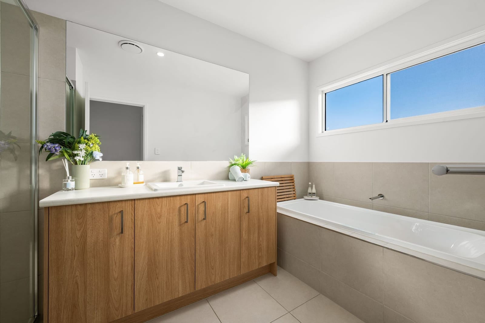 GUIDE $1.25M-$1.35M OFFERS CLOSE 5PM MONDAY 5TH OCTOBER
