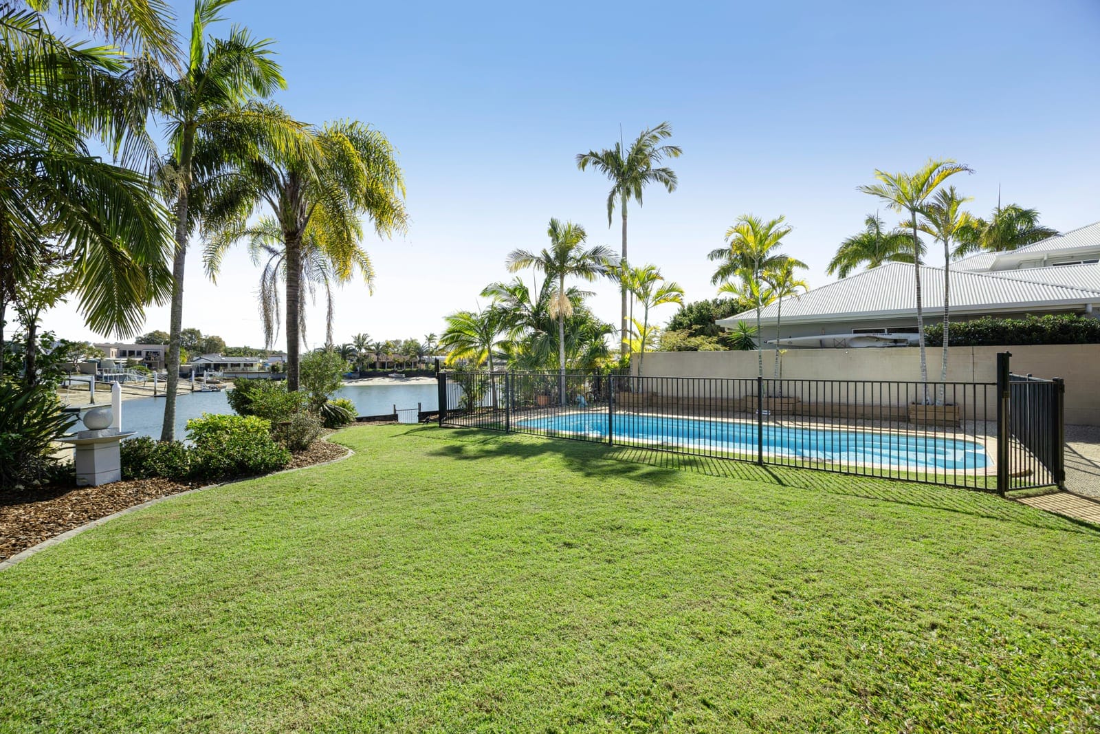 Family-Friendly Waterfront Living: Ocean Access, ¼ Acre!