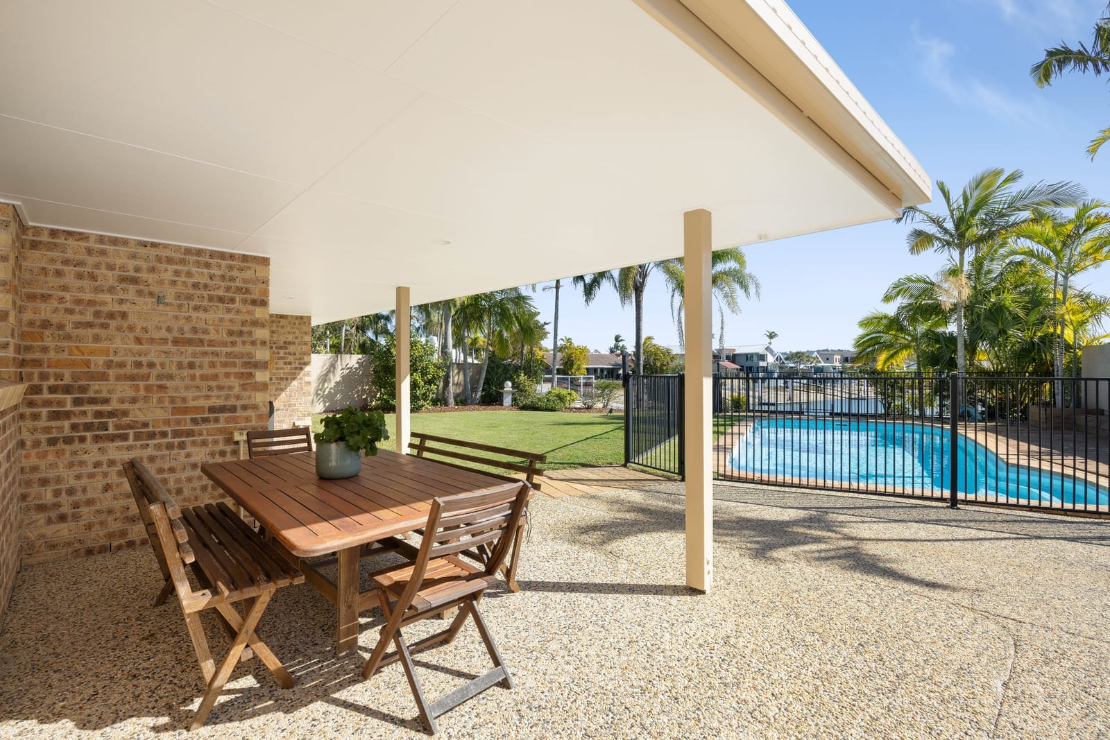 Family-Friendly Waterfront Living: Ocean Access, ¼ Acre!