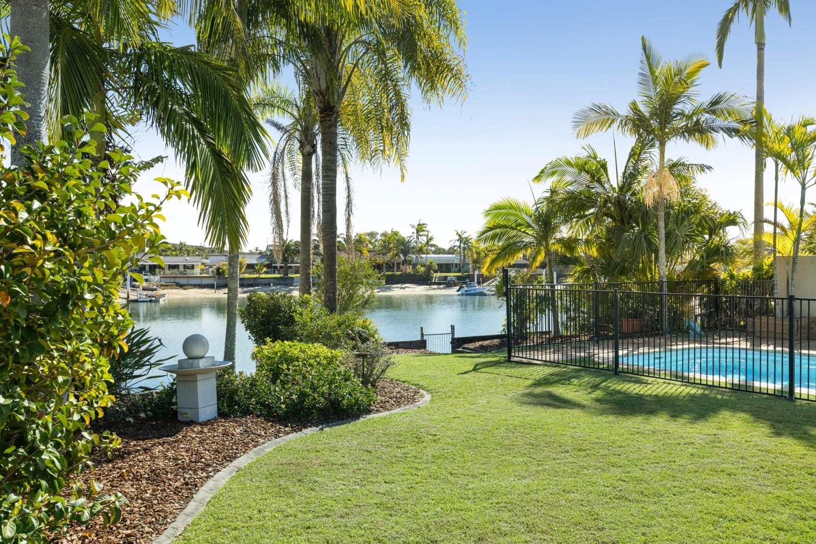 Family-Friendly Waterfront Living: Ocean Access, ¼ Acre!