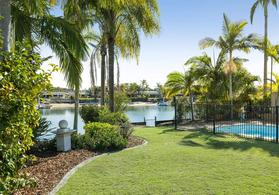 Family-Friendly Waterfront Living: Ocean Access, ¼ Acre!