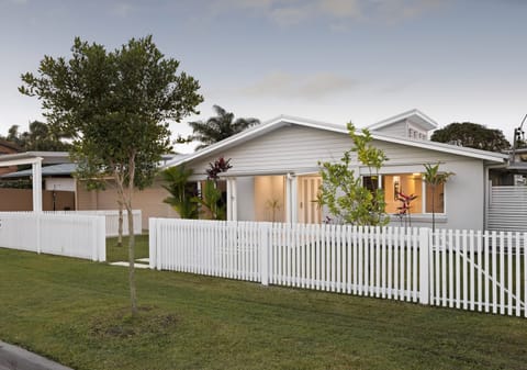 Beachside Charmer: Dual Living Four Bedroom Home with Office!