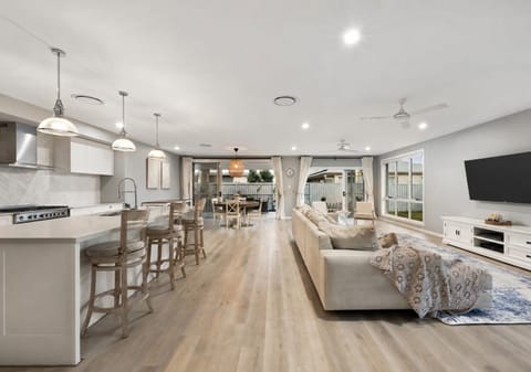 Exceptional Family Living in The Avenues