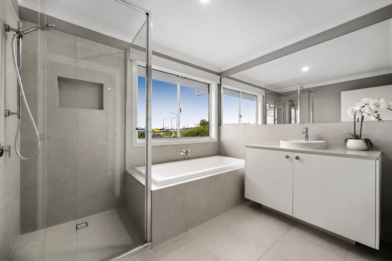 Exceptional Family Living in The Avenues