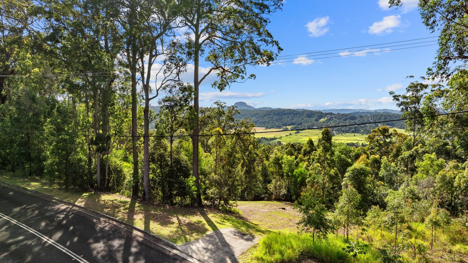 Elevated Rural Living with Coastline Views and Everyday Convenience