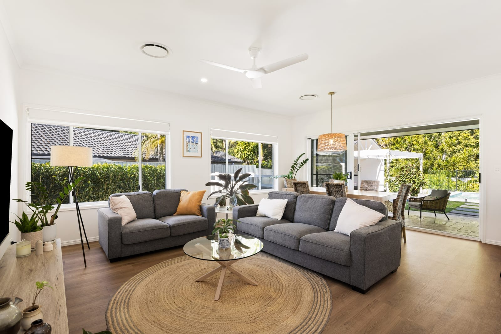 Renovated Resort-Style Family Living on 1,423m²