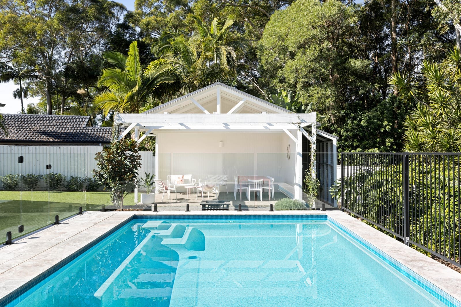 Renovated Resort-Style Family Living on 1,423m²