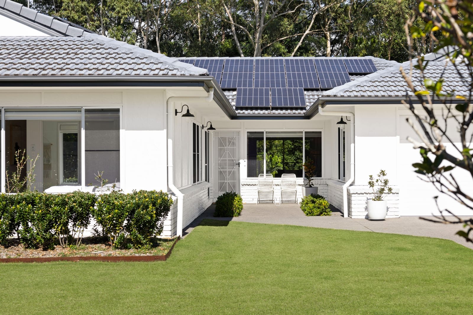 Renovated Resort-Style Family Living on 1,423m²