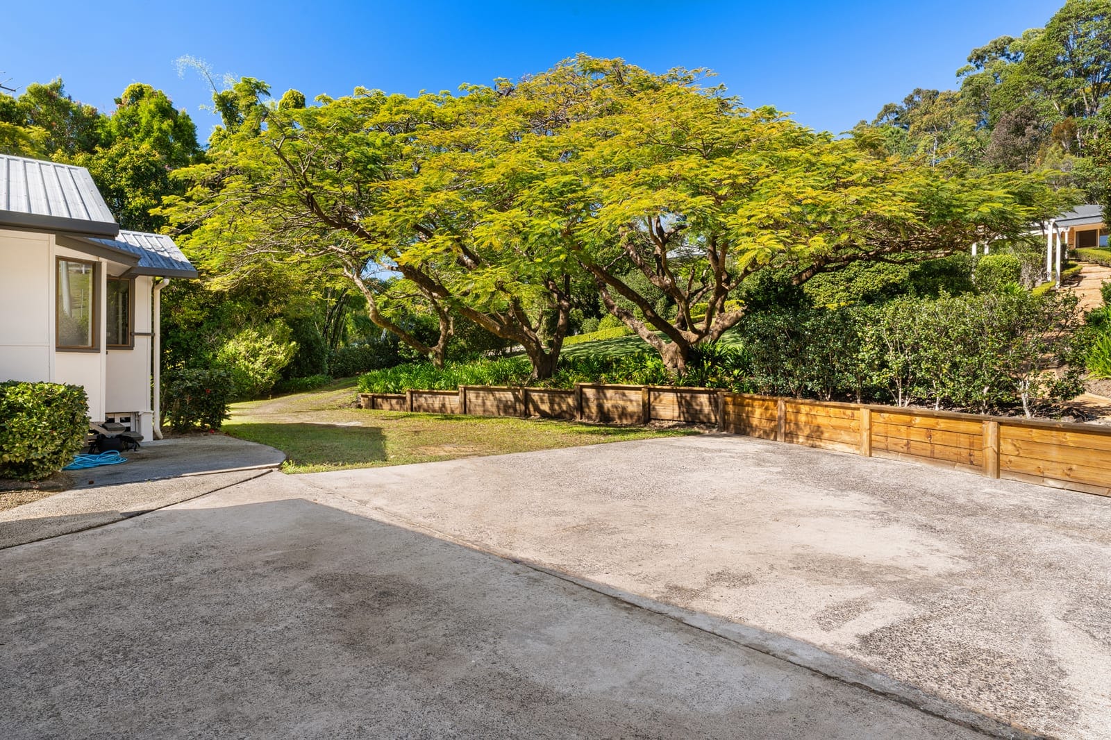 SOLD BY JAMIE VIBERT & NAJ ELSAYED