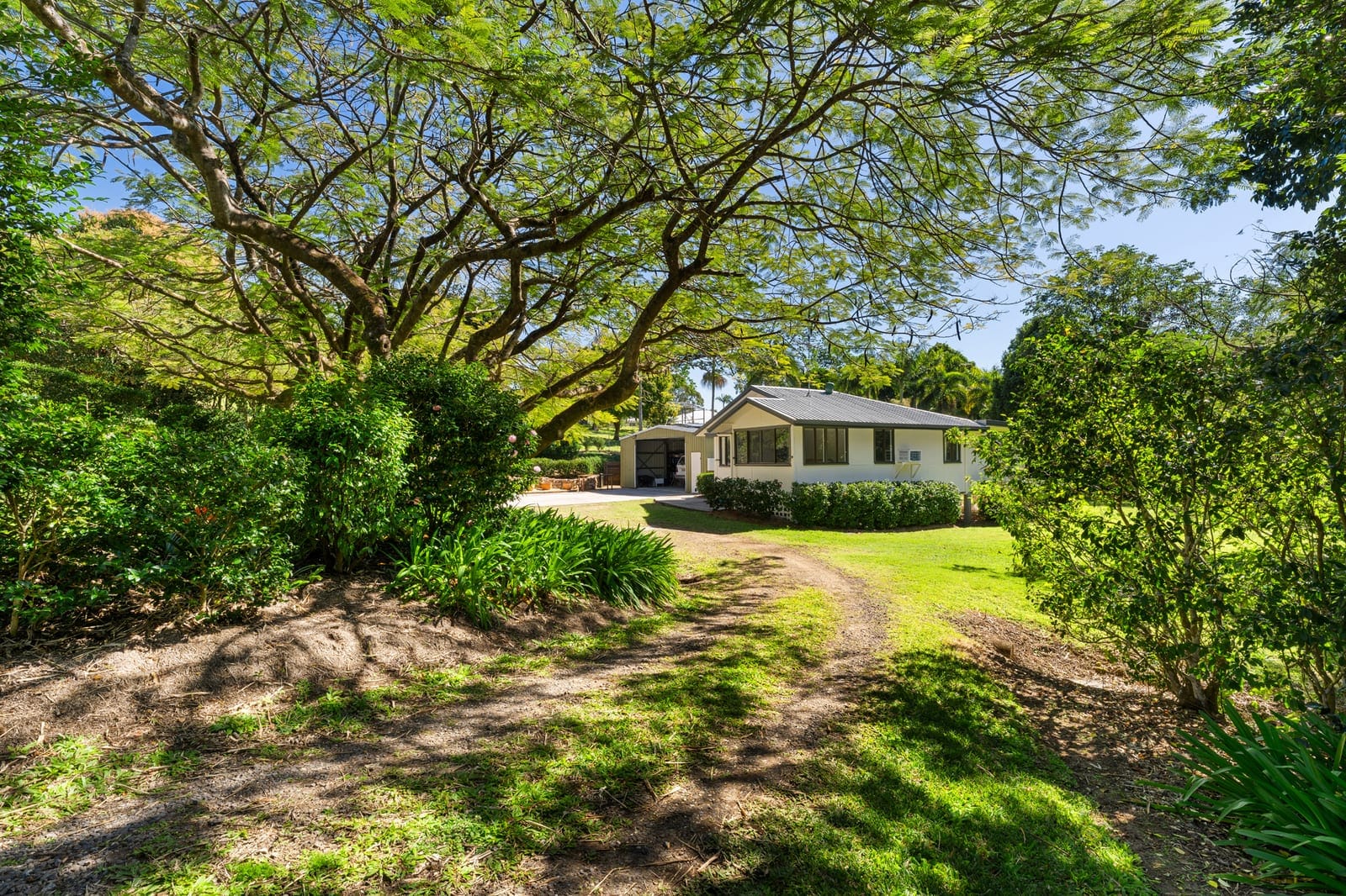 SOLD BY JAMIE VIBERT & NAJ ELSAYED