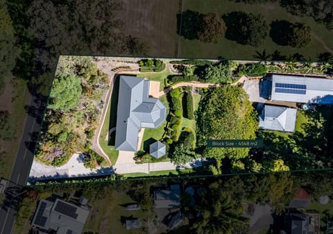 SOLD BY JAMIE VIBERT & NAJ ELSAYED