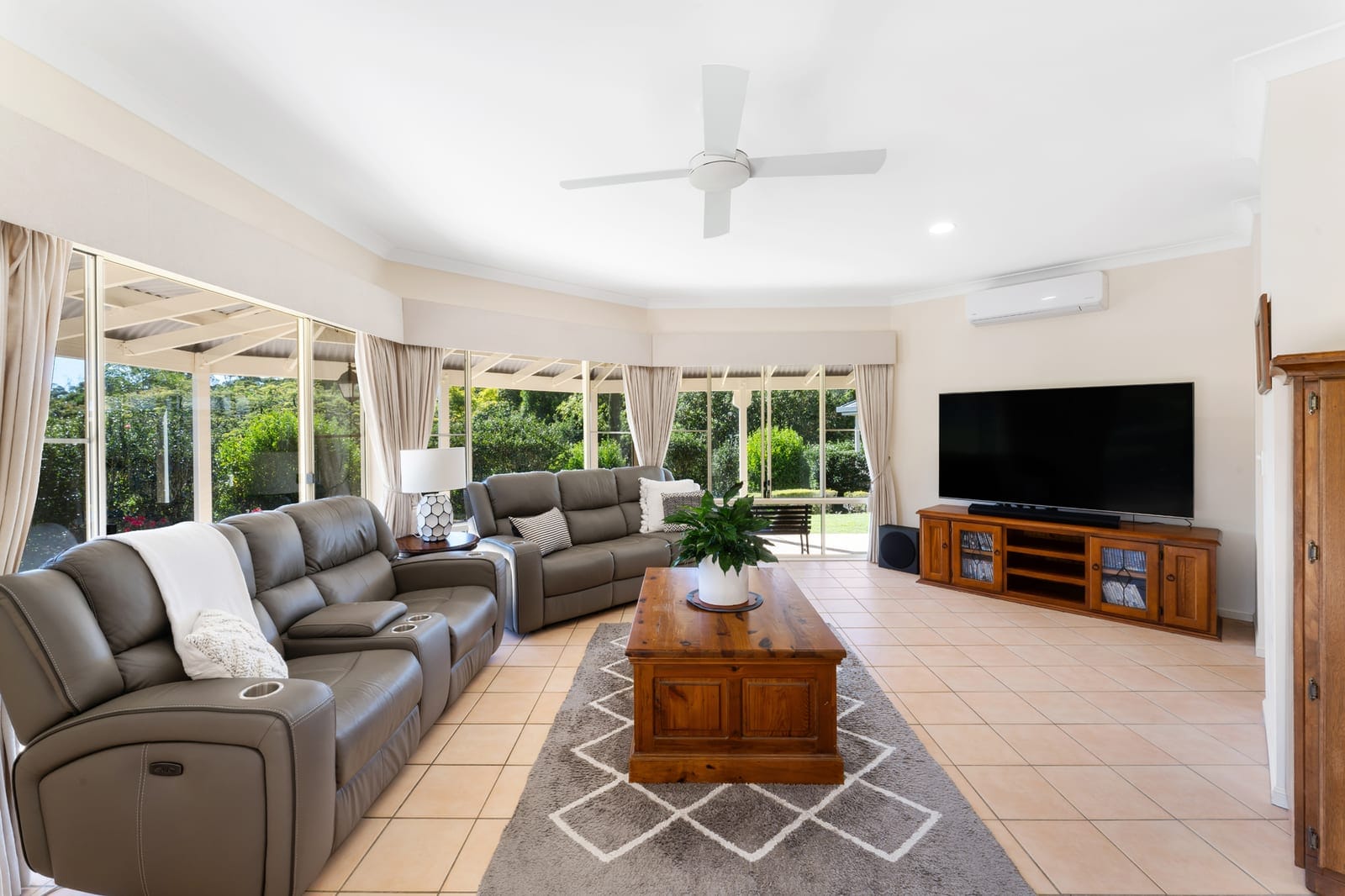 SOLD BY JAMIE VIBERT & NAJ ELSAYED