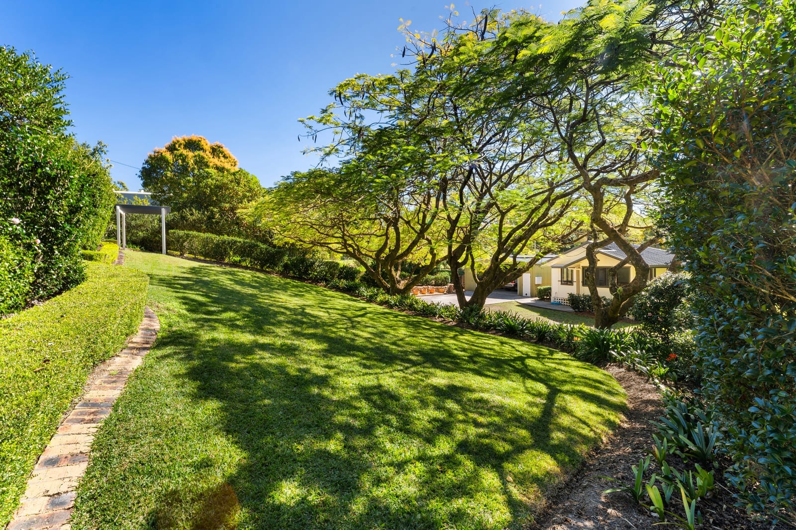 SOLD BY JAMIE VIBERT & NAJ ELSAYED