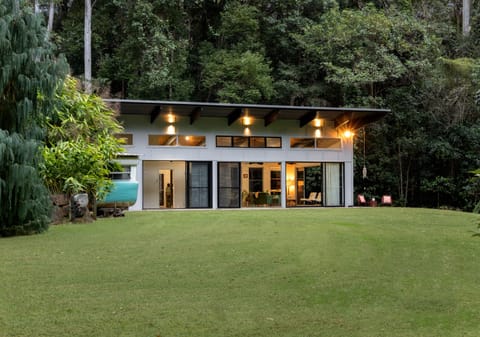 PRIVATE ACREAGE, DUAL LIVING & AN ENVIABLE PALMWOODS LIFESTYLE