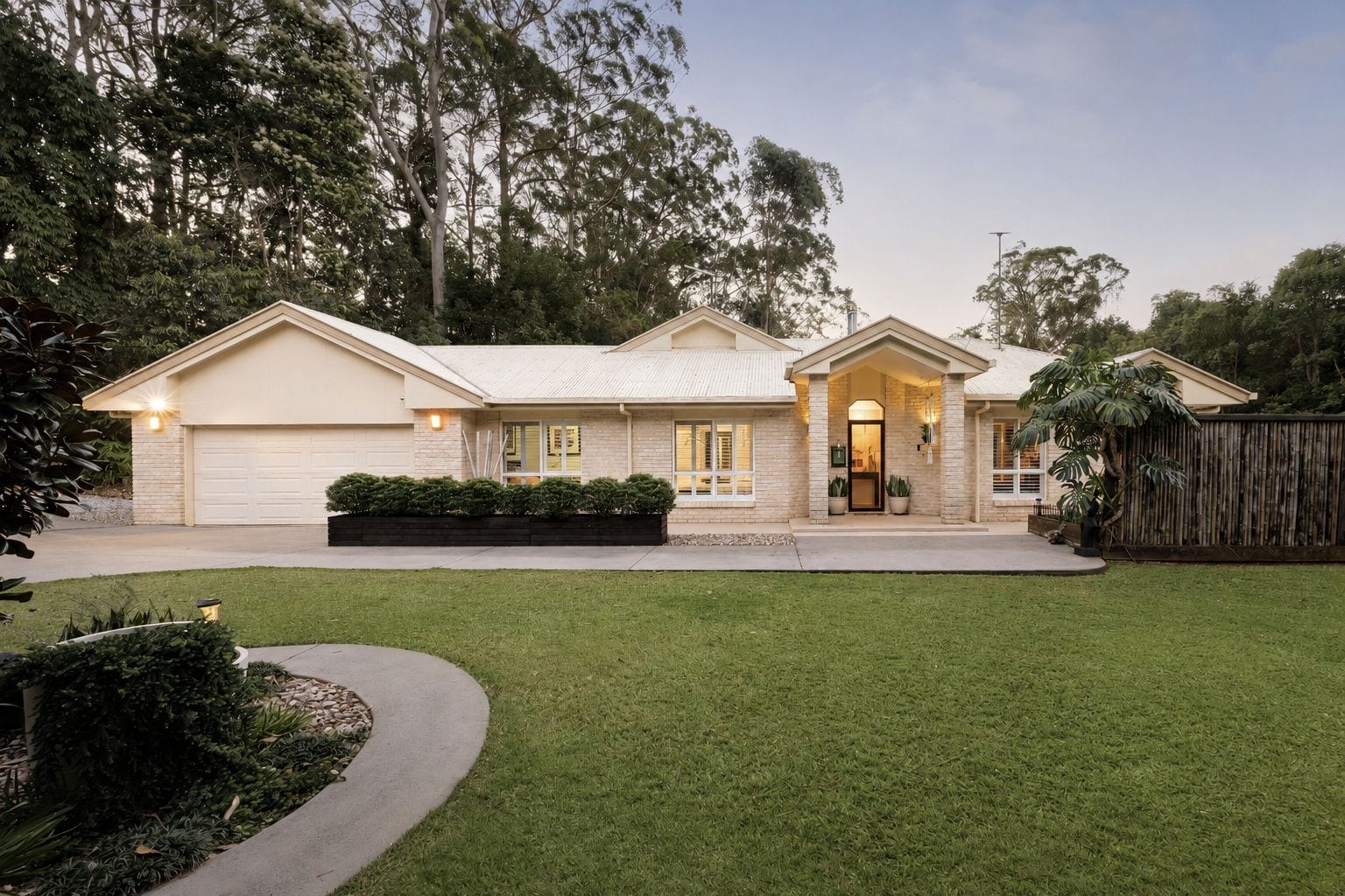 PRIVATE ACREAGE, DUAL LIVING & AN ENVIABLE PALMWOODS LIFESTYLE