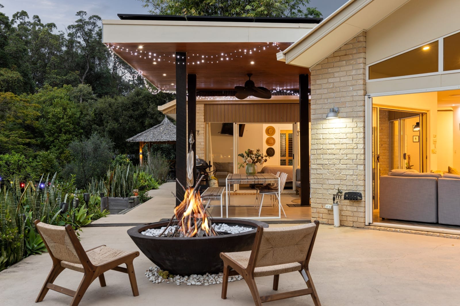 PRIVATE ACREAGE, DUAL LIVING & AN ENVIABLE PALMWOODS LIFESTYLE