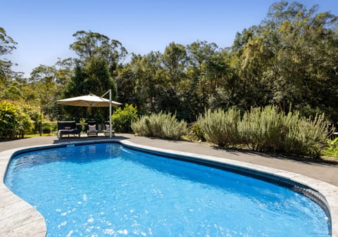 PRIVATE ACREAGE, DUAL LIVING & AN ENVIABLE PALMWOODS LIFESTYLE