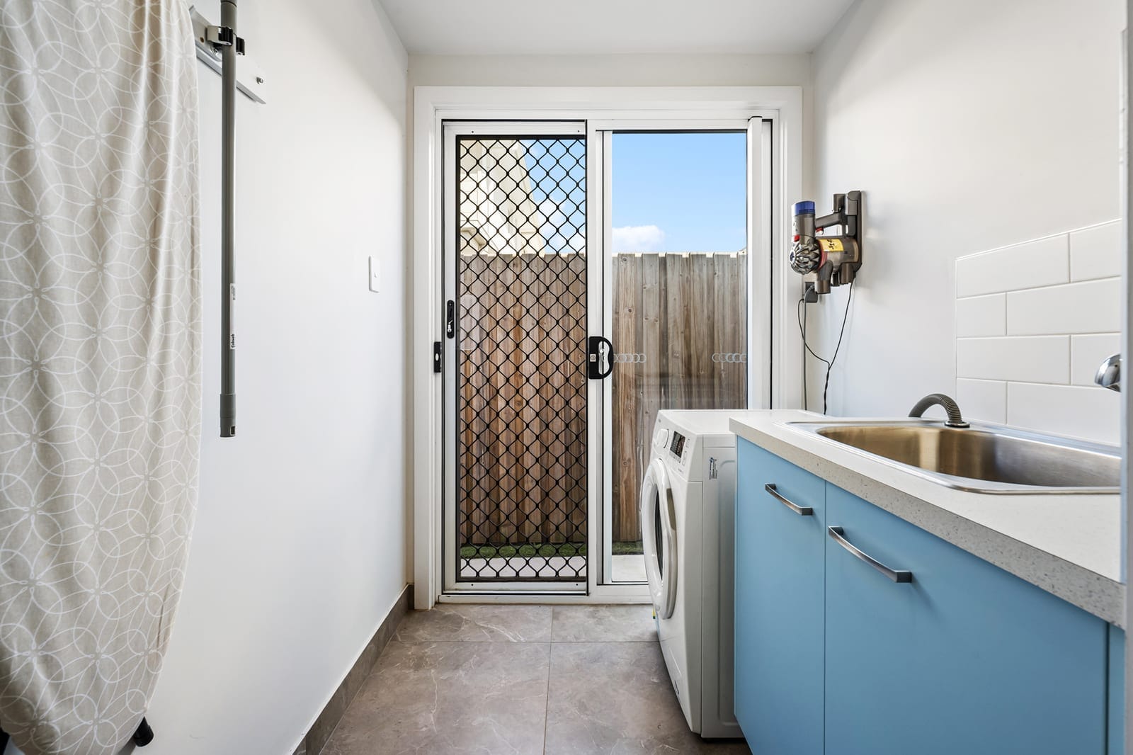 Modern Family Living with Pool in the Heart of Banya