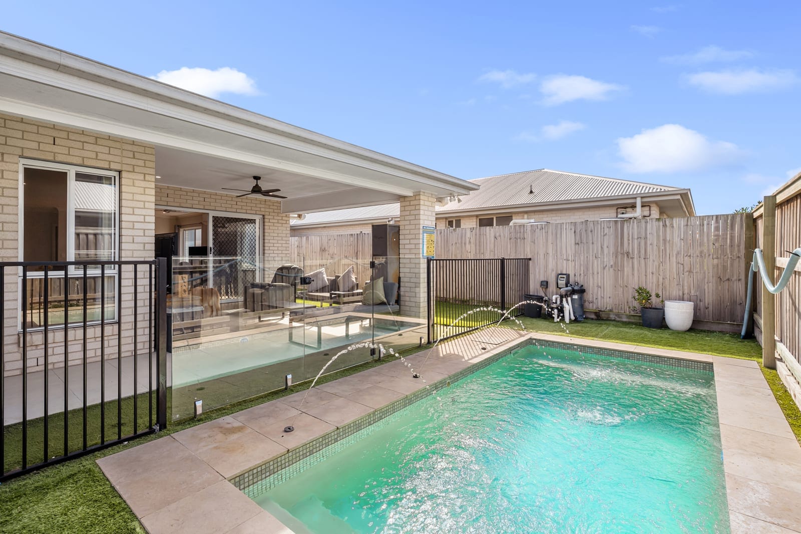 Modern Family Living with Pool in the Heart of Banya