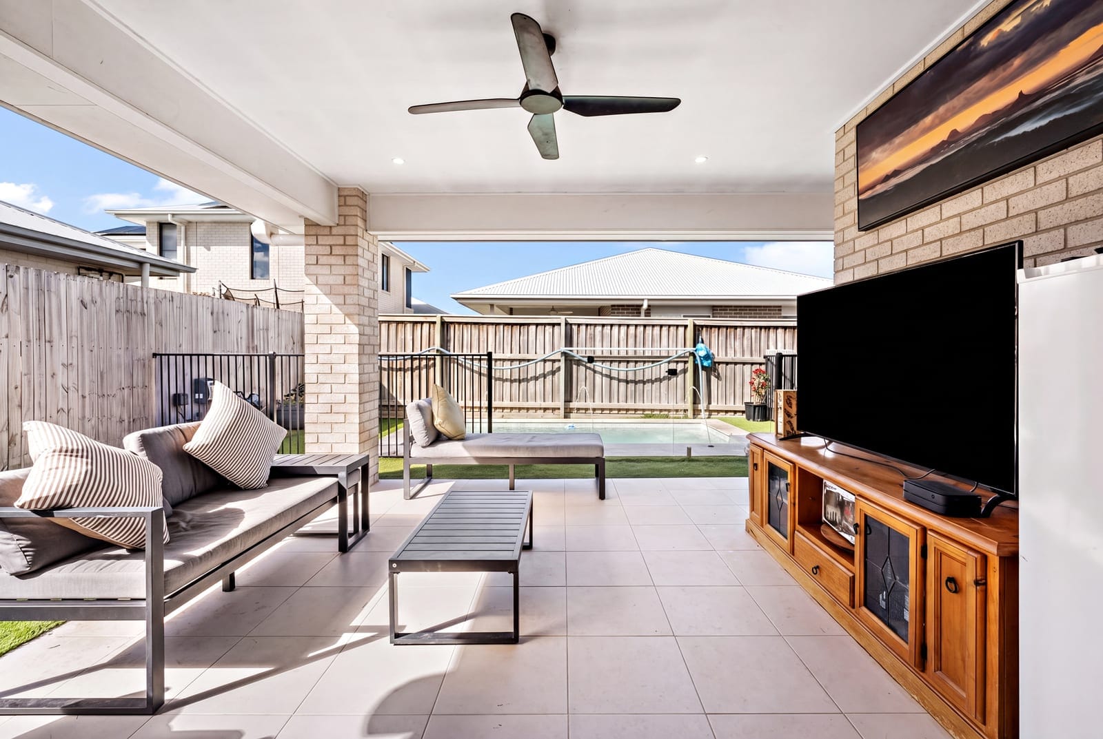 Modern Family Living with Pool in the Heart of Banya