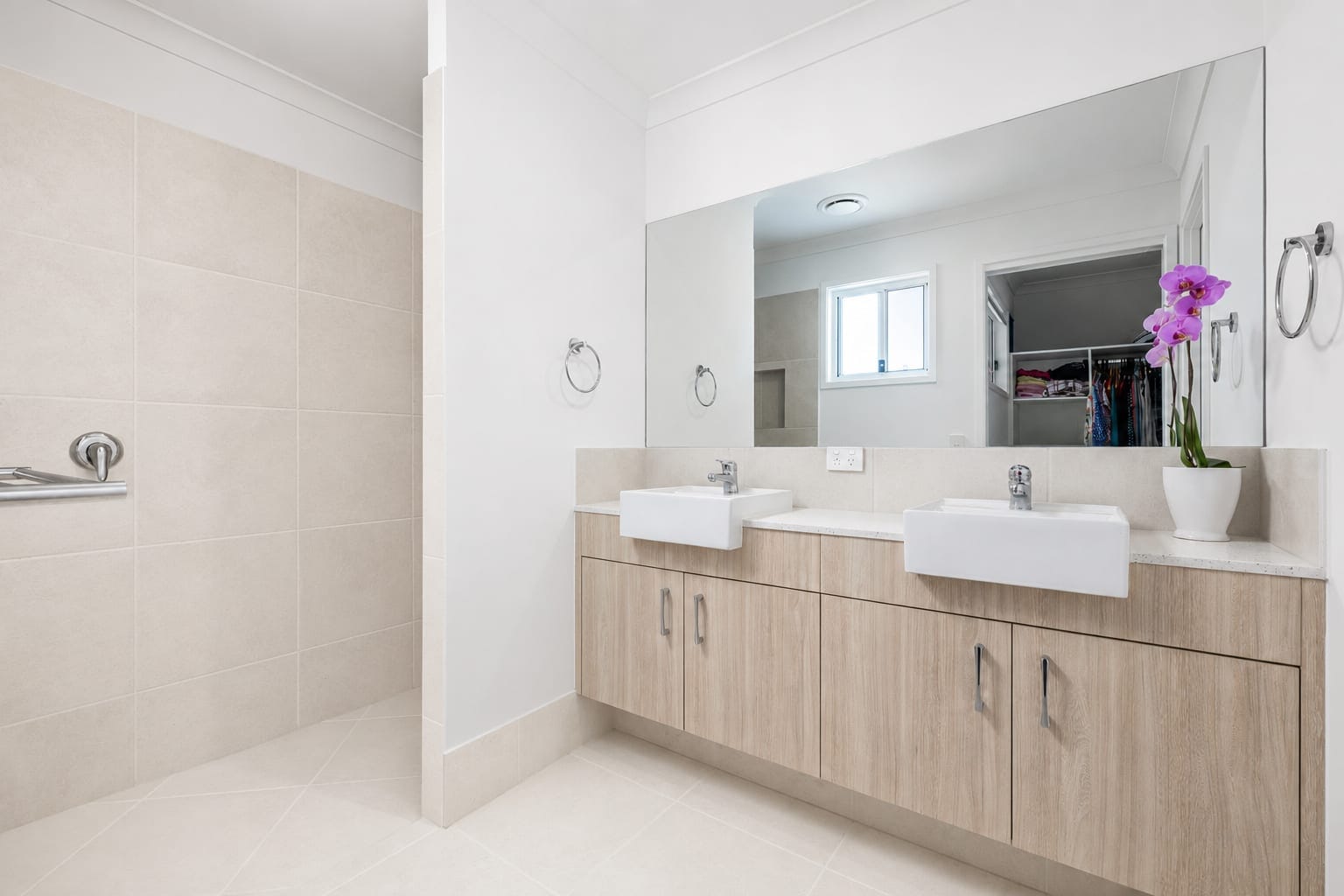 2 TARCUTTA LANE, NIRIMBA