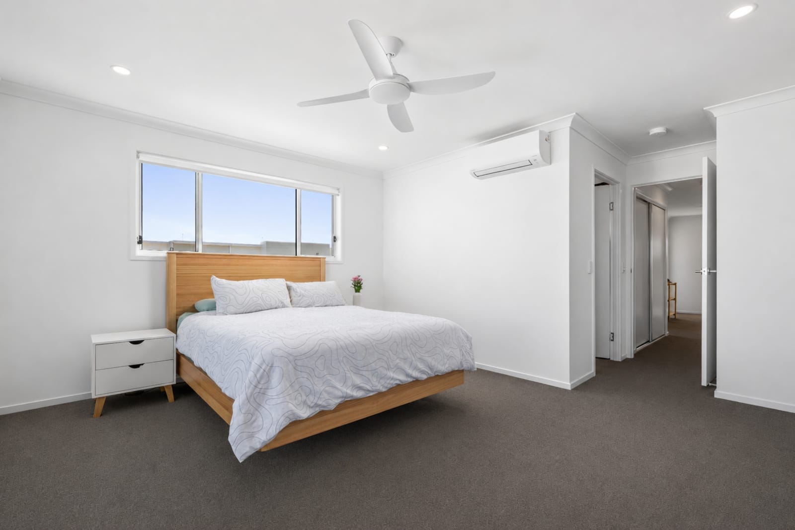 2 TARCUTTA LANE, NIRIMBA