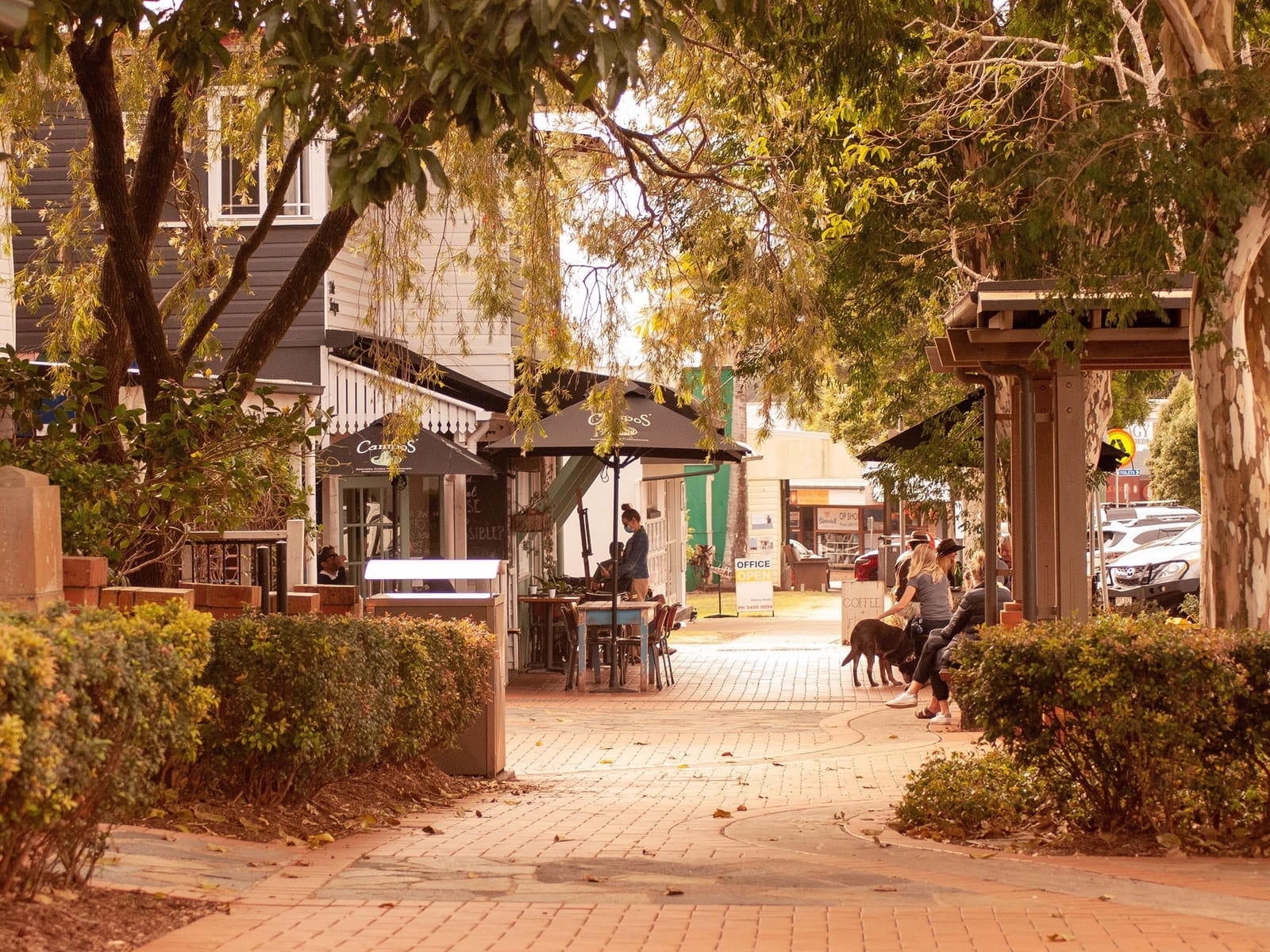 Boutique Hinterland living, moments from the heart of Maleny.