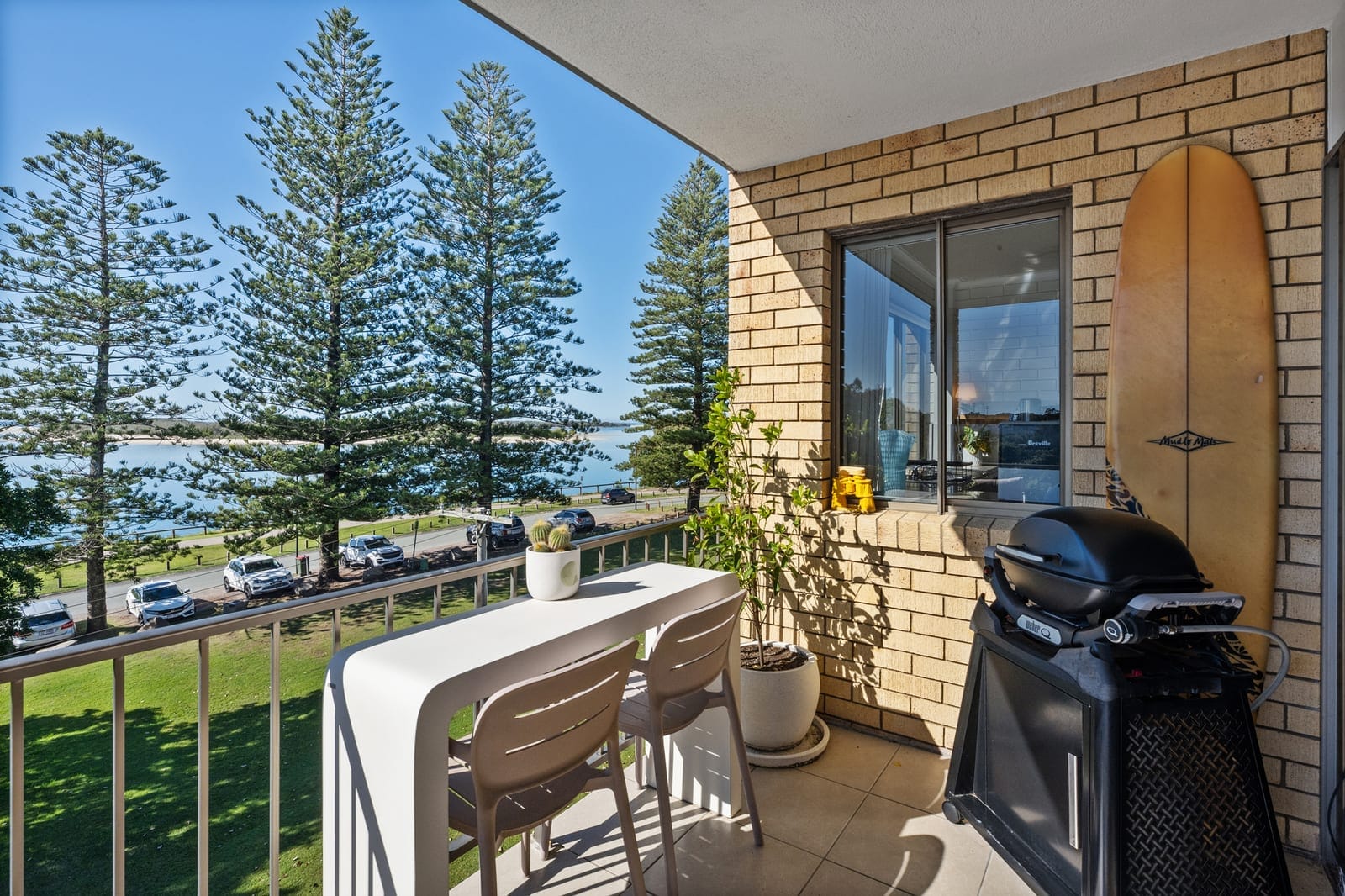 Beachfront Unit in Central Position