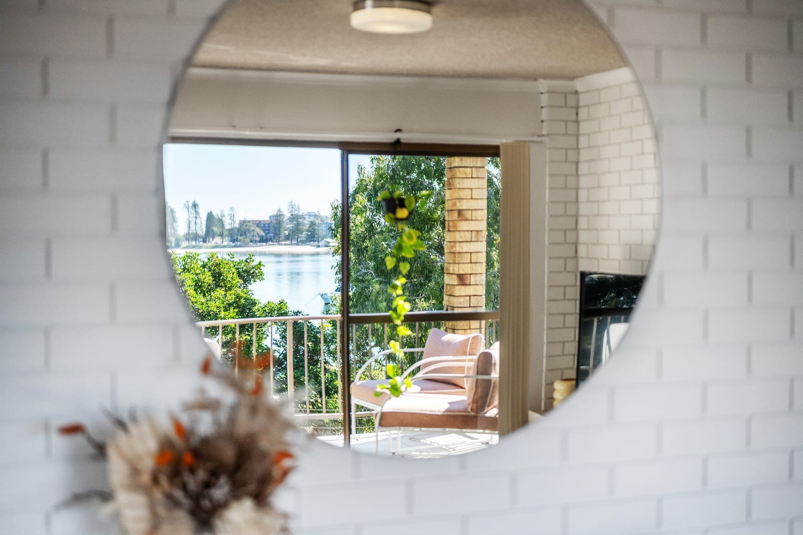 Beachfront Unit in Central Position