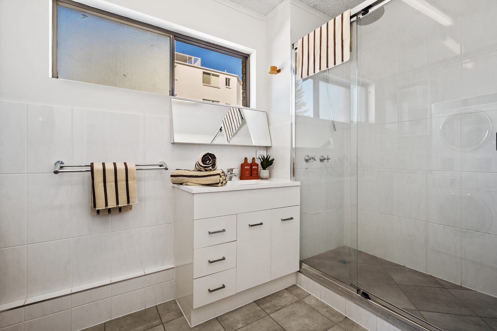 Beachfront Unit in Central Position