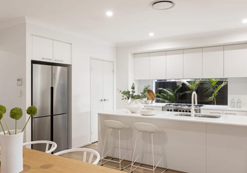 Effortless Contemporary Living in Comfort & Style…