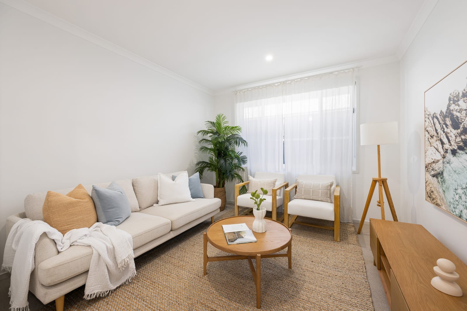 Effortless Contemporary Living in Comfort & Style…