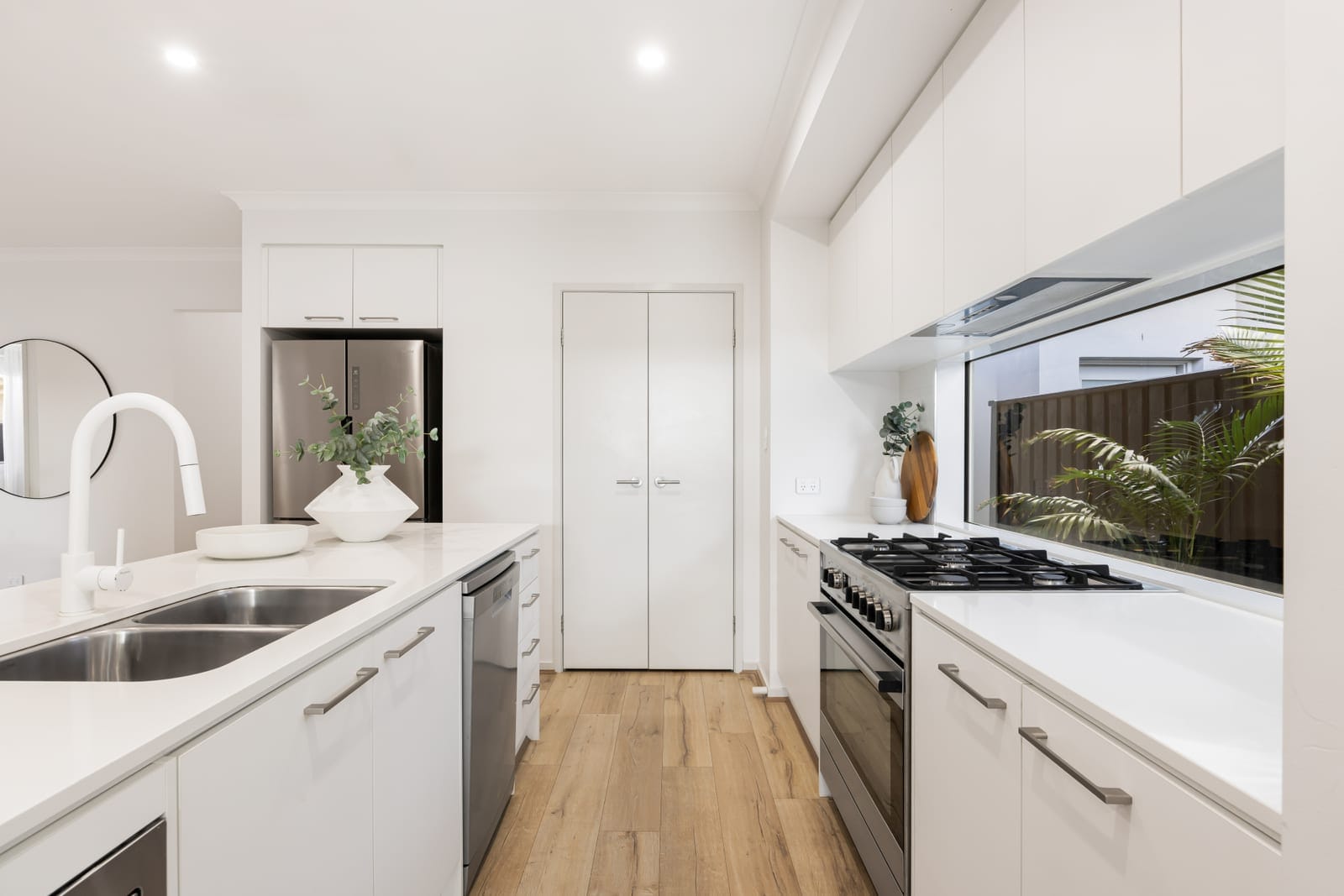 Effortless Contemporary Living in Comfort & Style…