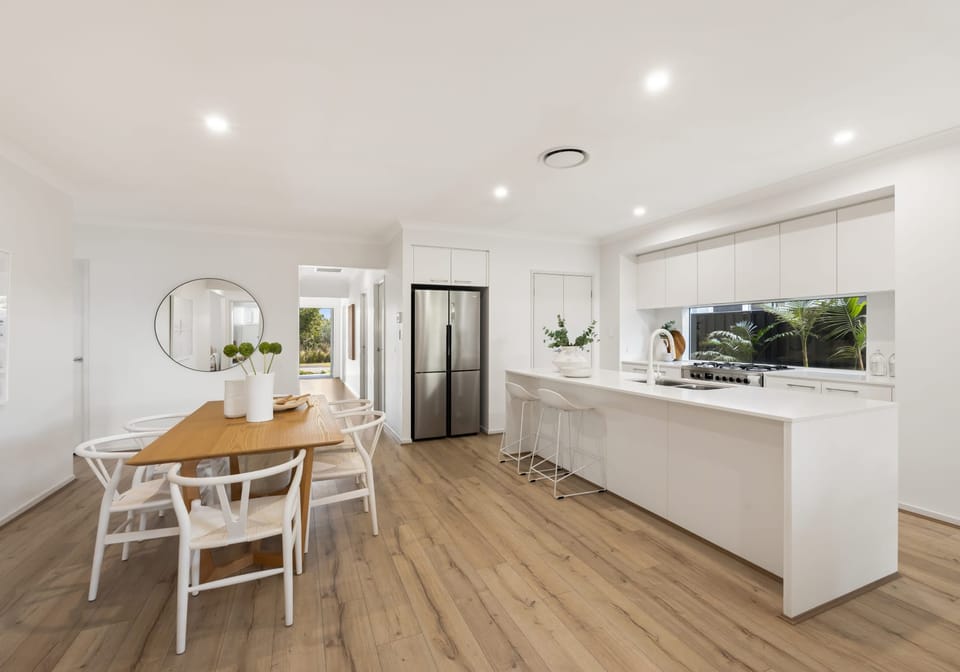 Effortless Contemporary Living in Comfort & Style…