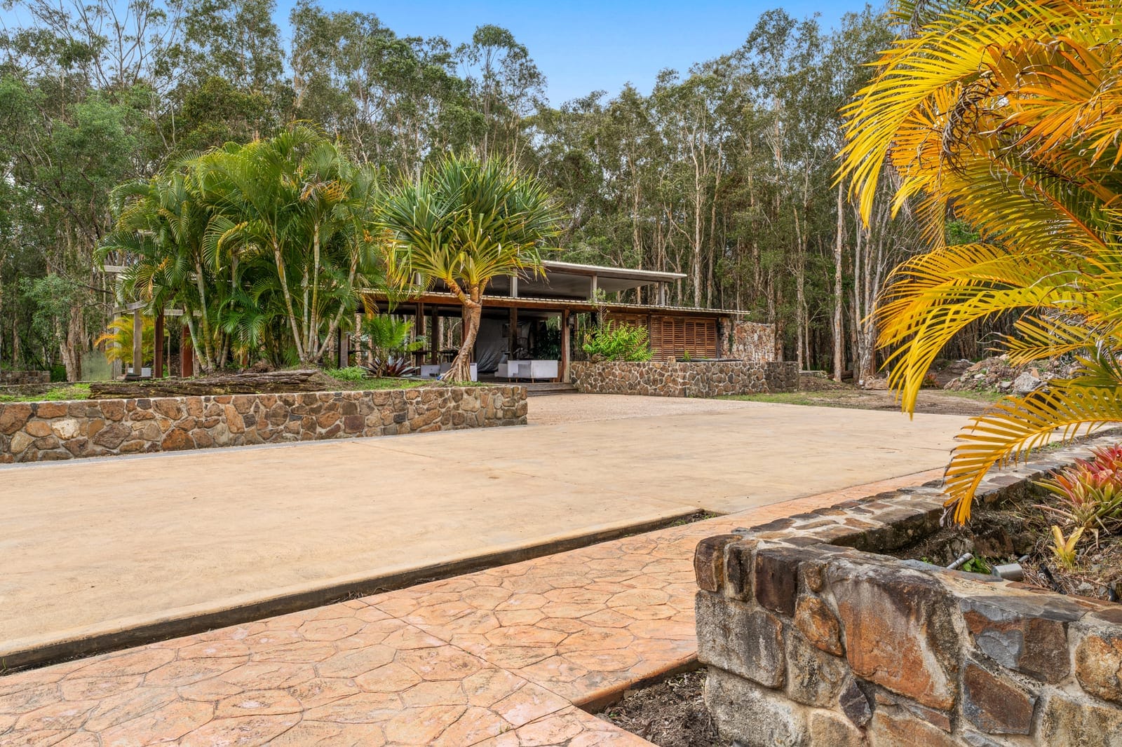 Private Acreage with Granny Flat – Live Now, Build Your Dream Home