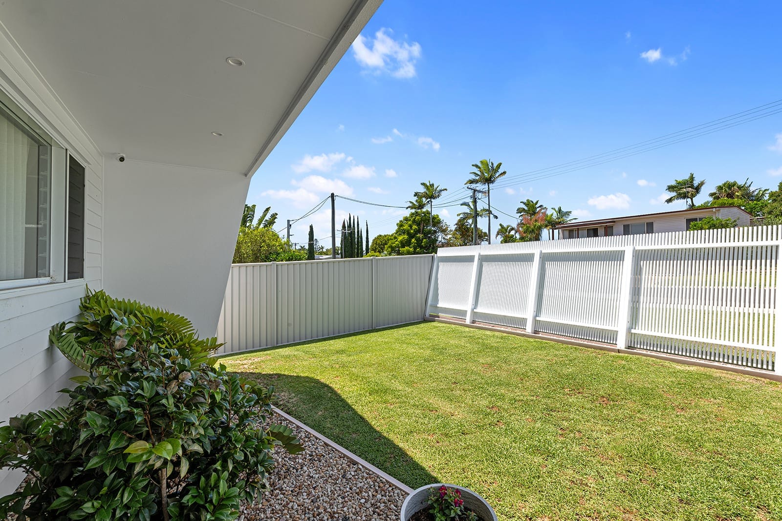 High-End, Luxury-Laden Designer Living in TOP Location