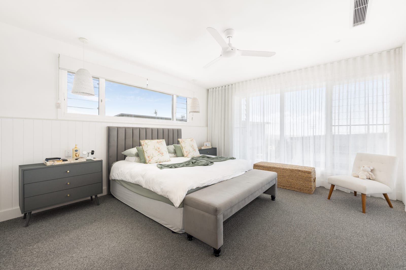 High-End, Luxury-Laden Designer Living in TOP Location