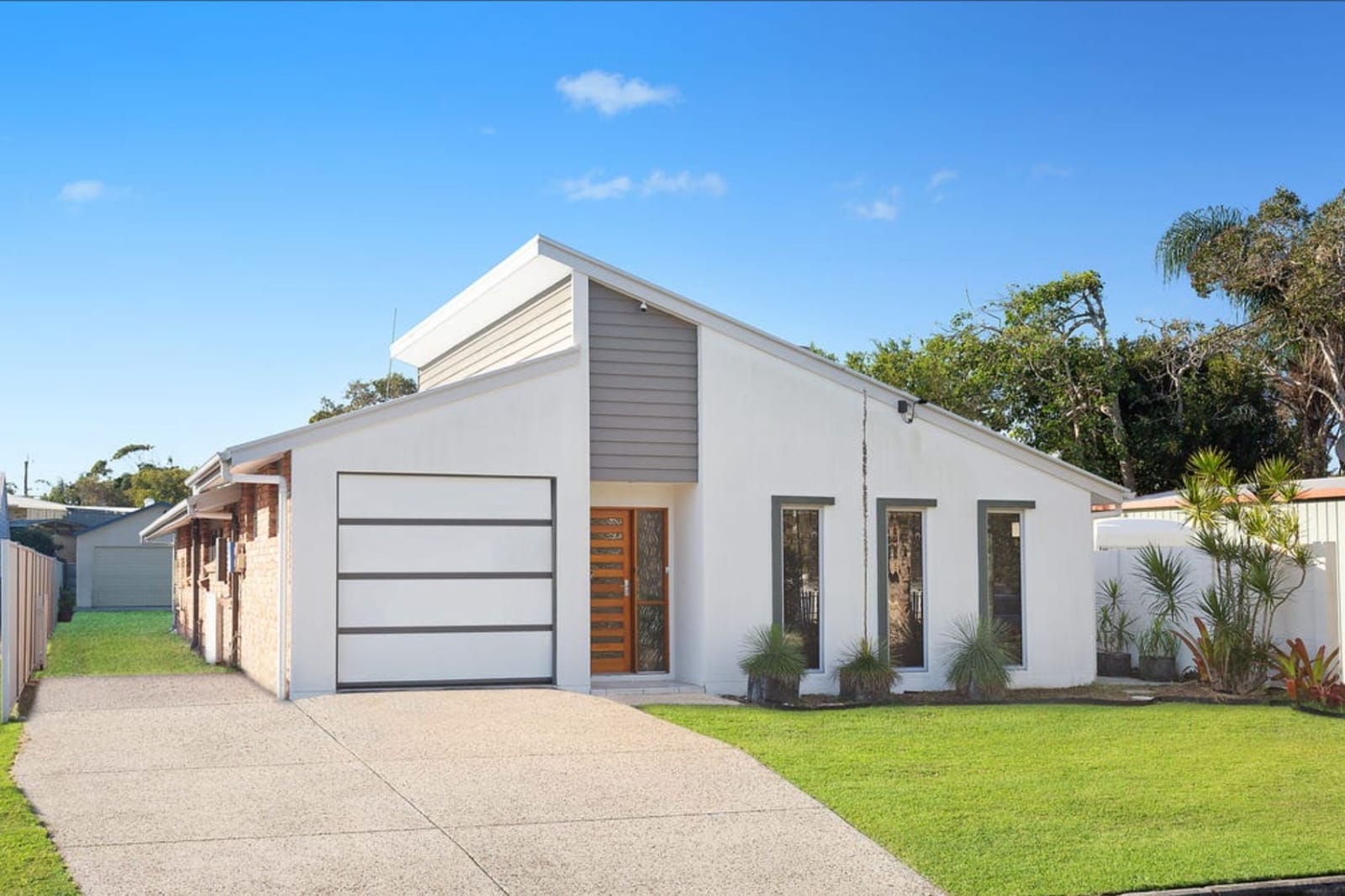 964m² Opportunity with Endless Potential – Renovate, Extend, Develop or Rebuild in Prime Currimundi