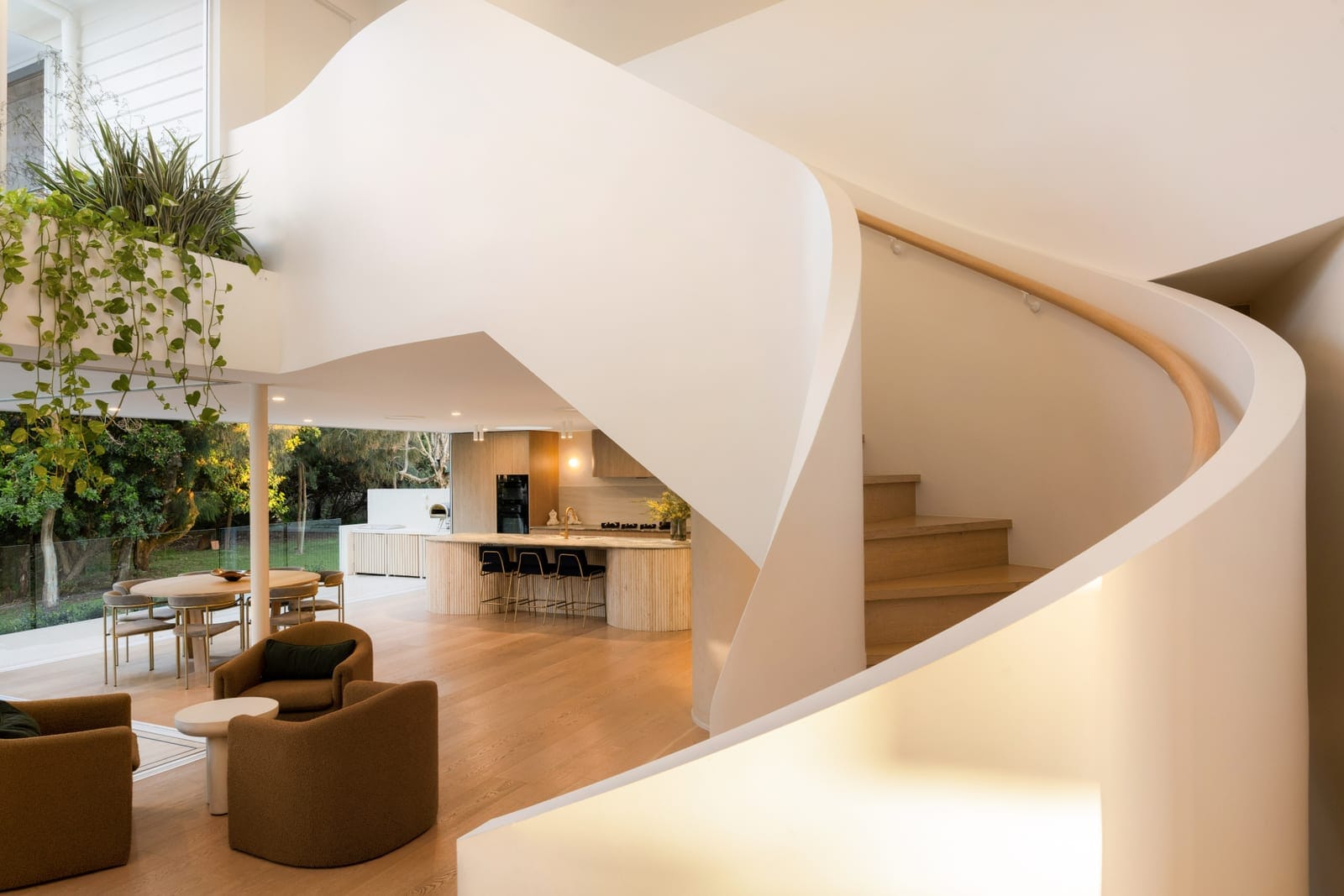 Oceanic House: Beachside Perfection